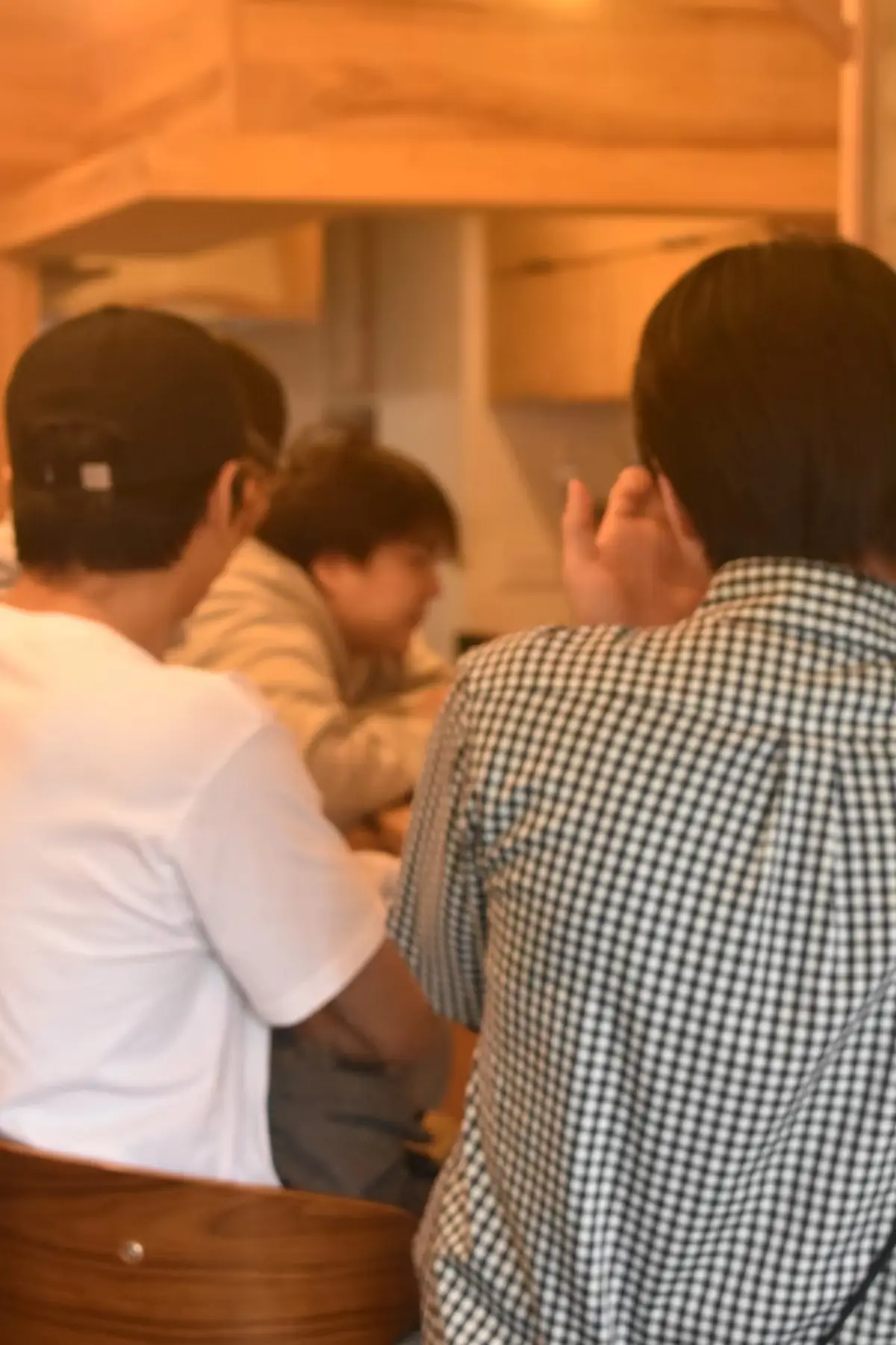 ROASTERYの明るく落ち着いた店内
