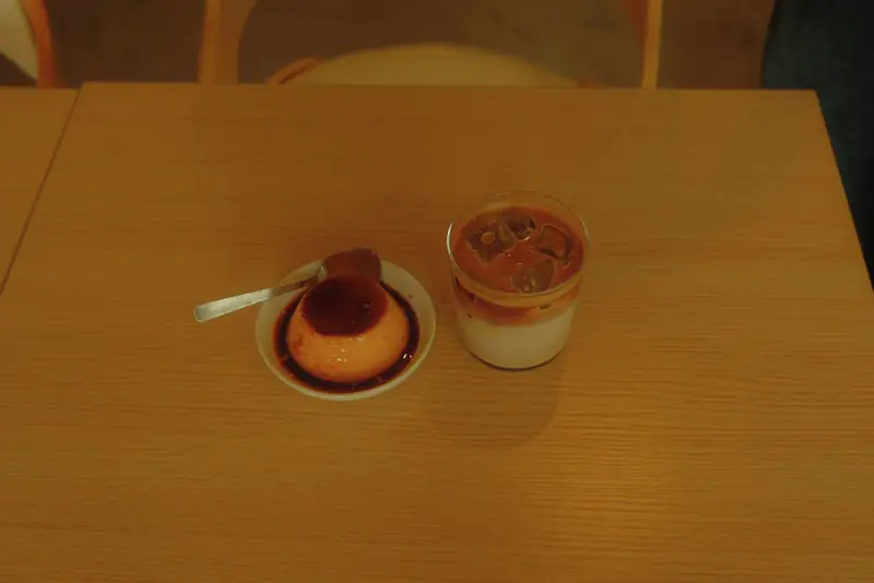 ROASTERYの自家製プリンとアイスラテ